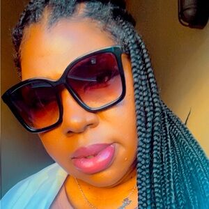 Meet your Posher, Sharri